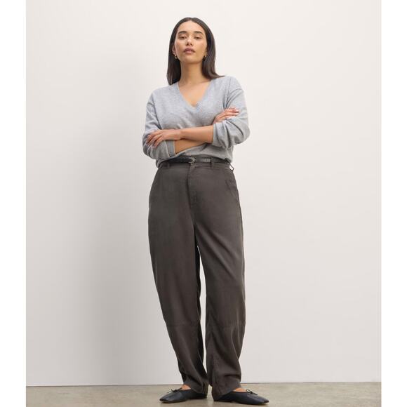 NWOT Everlane The Utility Barrel Pant in Buttersoft Gray...